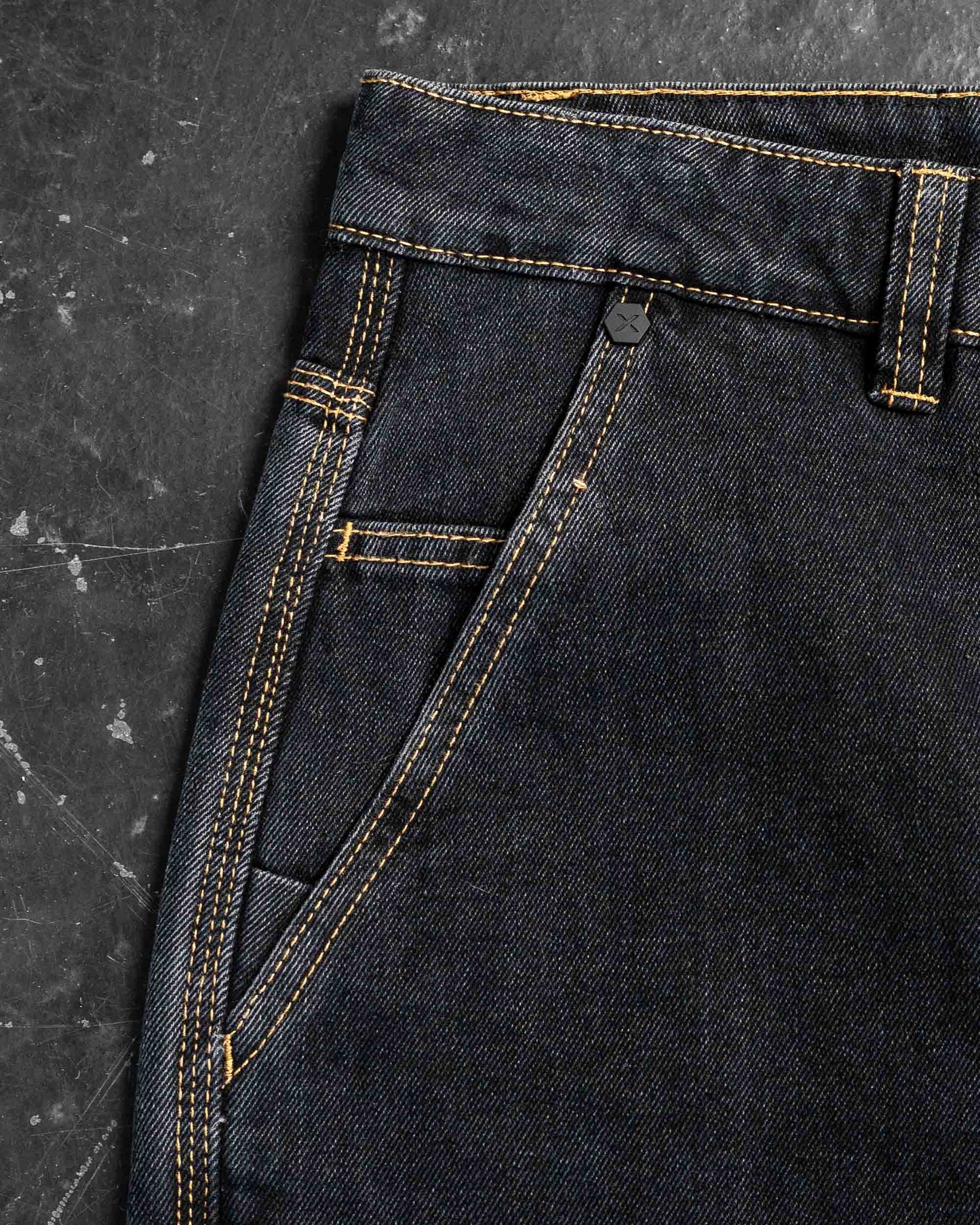 XD02506302_BLKWSH_13_1765764281