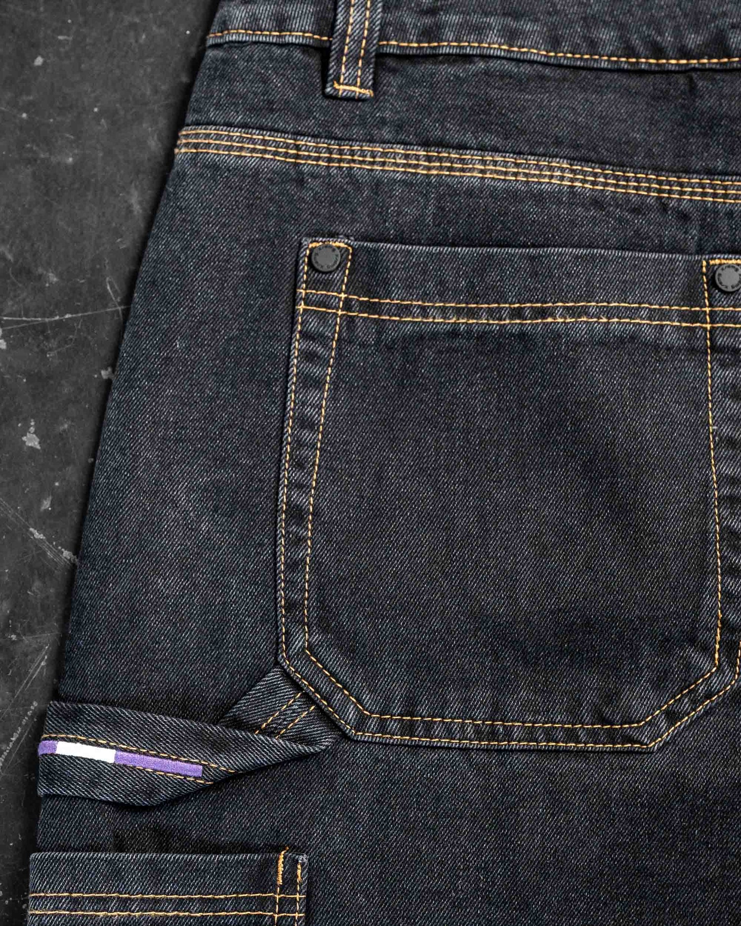 XD02506302_BLKWSH_18_1765764284