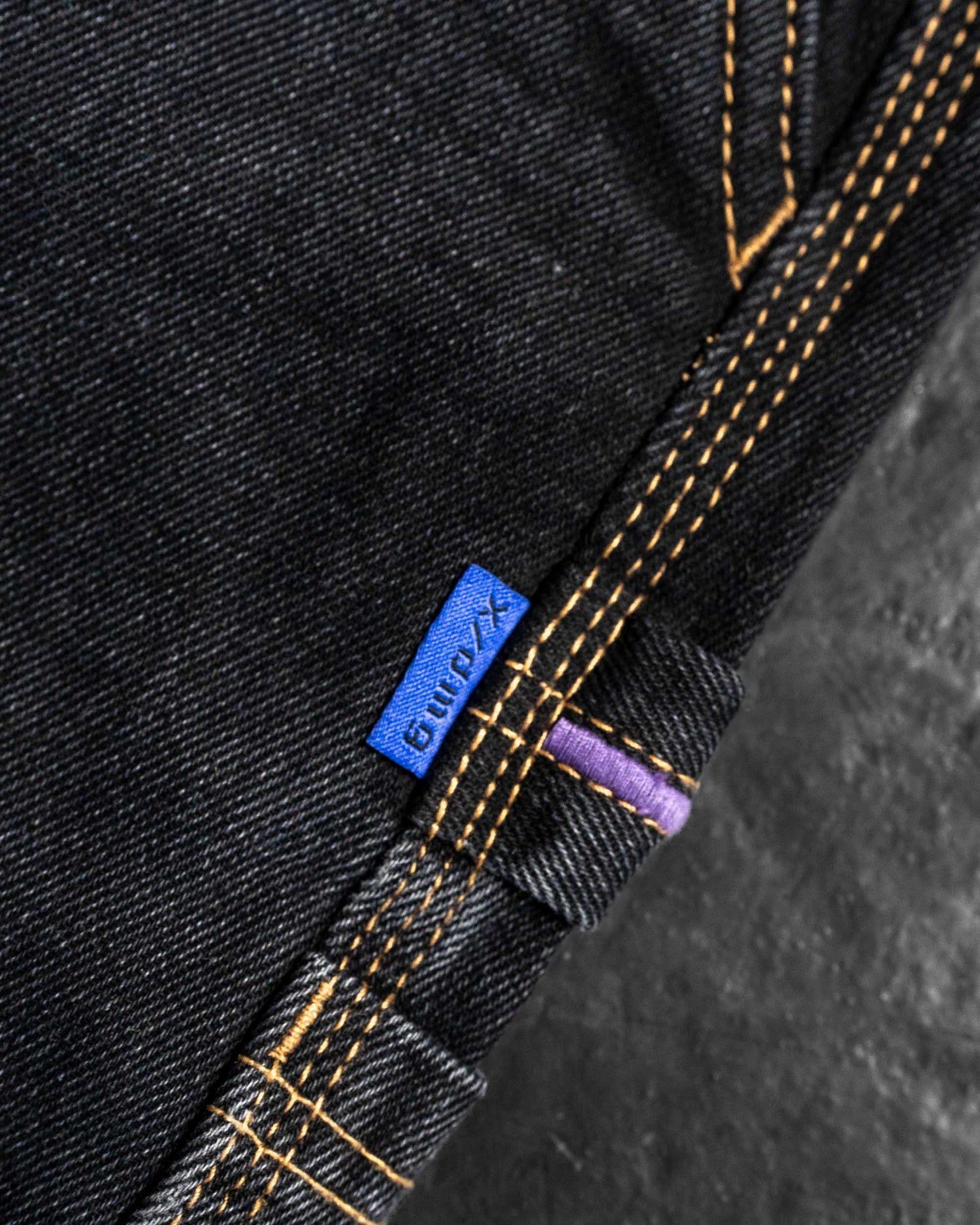 XD02506302_BLKWSH_19_1765764283