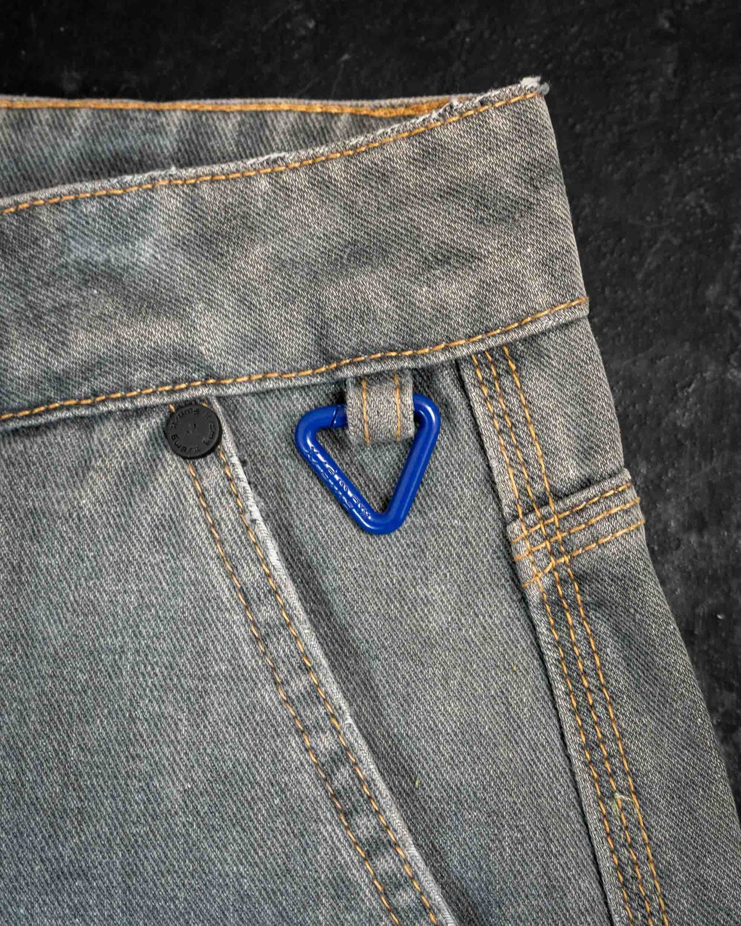 XD02506302_GRYWASH_10_1765764292