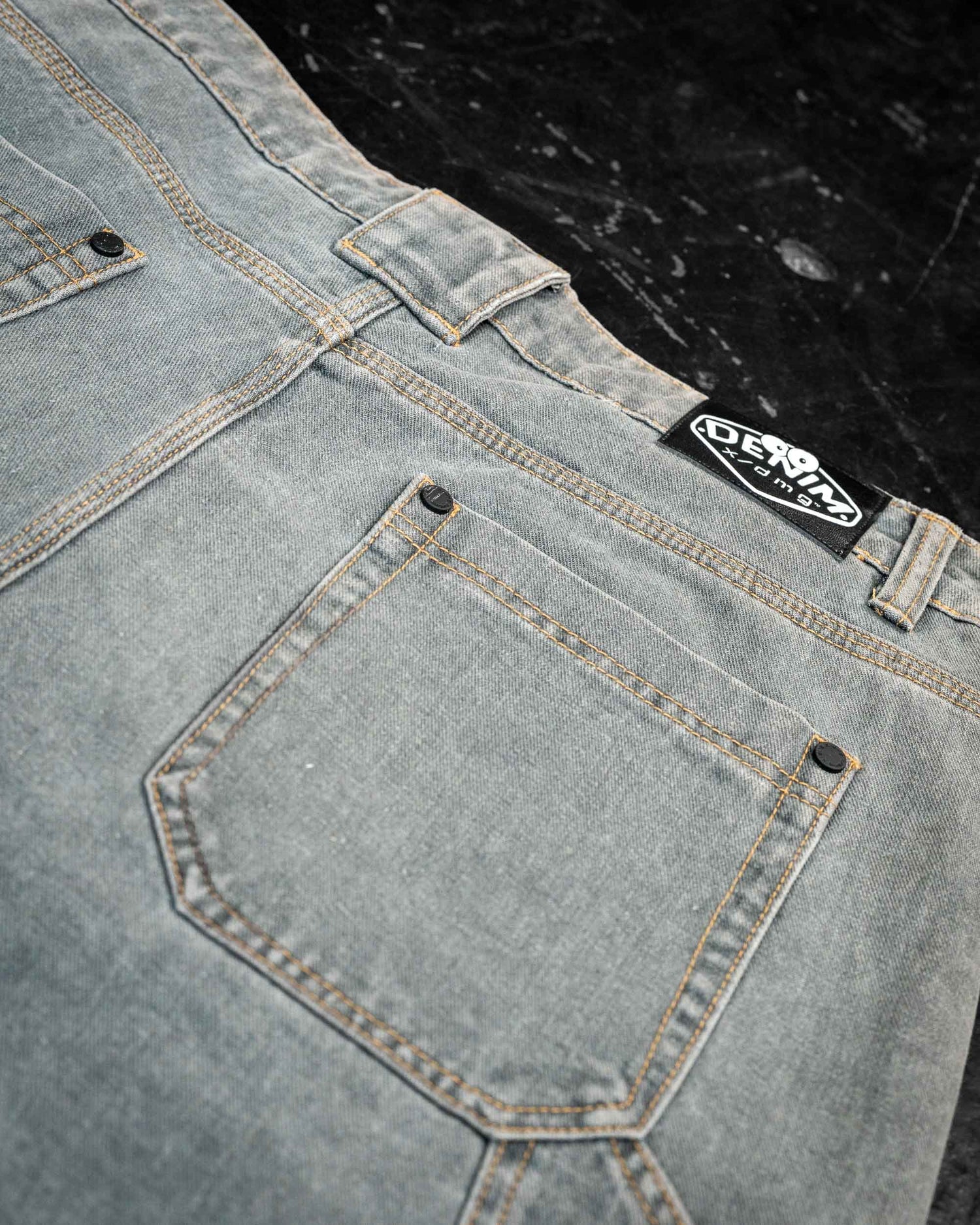 XD02506302_GRYWASH_11_1765764294