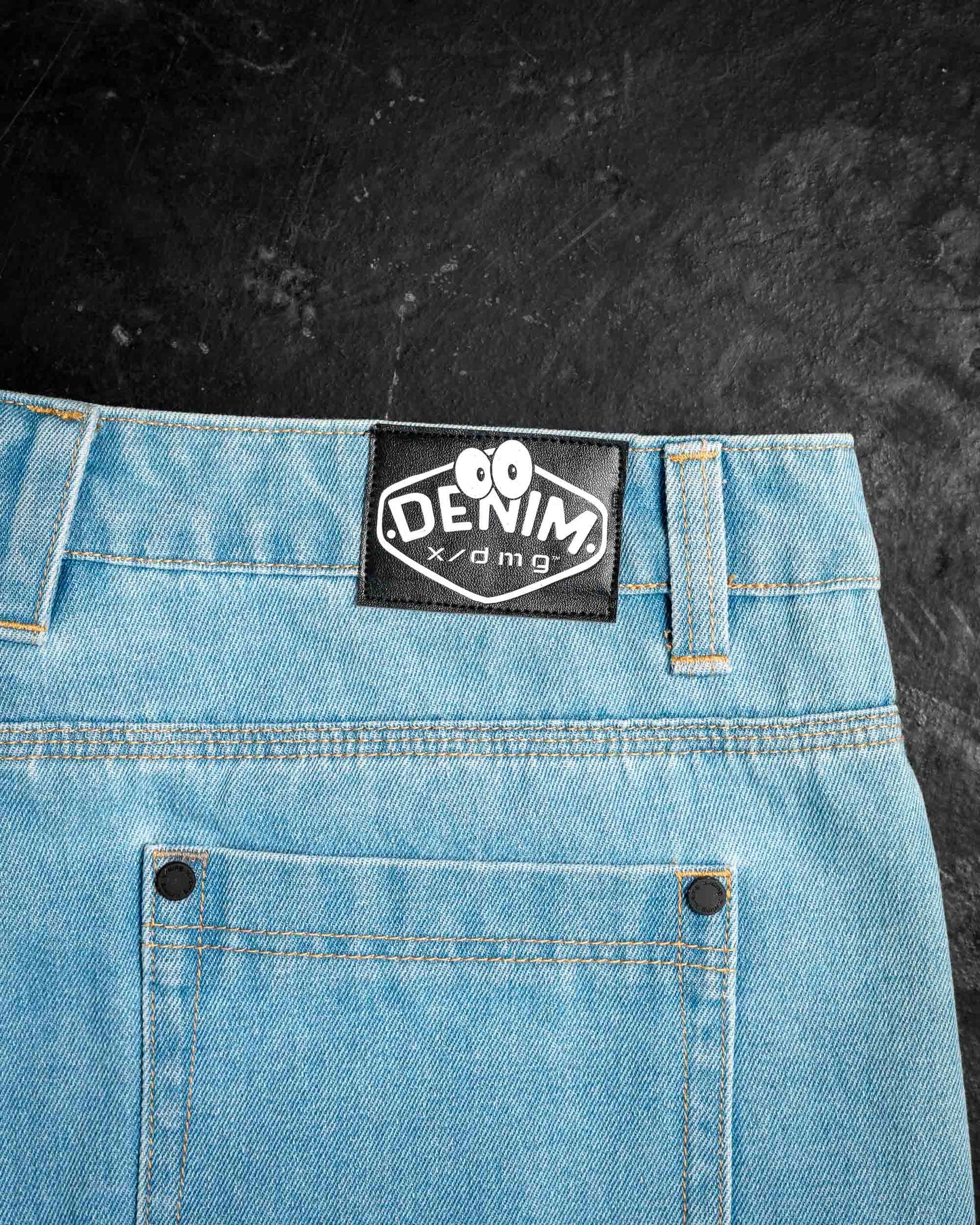 XD02506302_MIDBLUE_13_1765764300