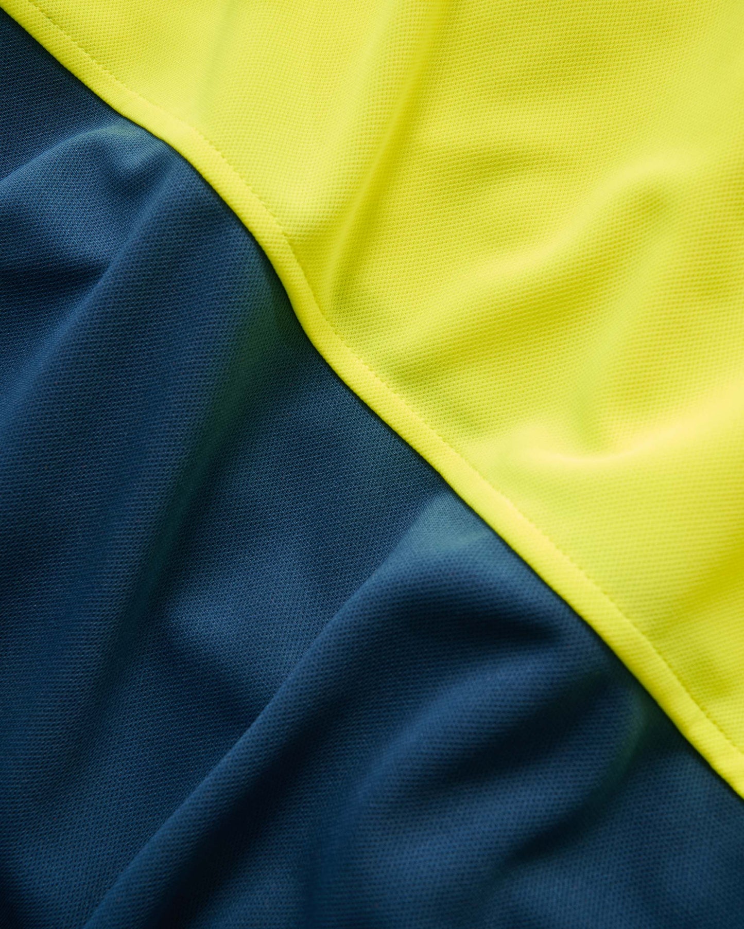 XU02504110_YELLOW_5_1779834845