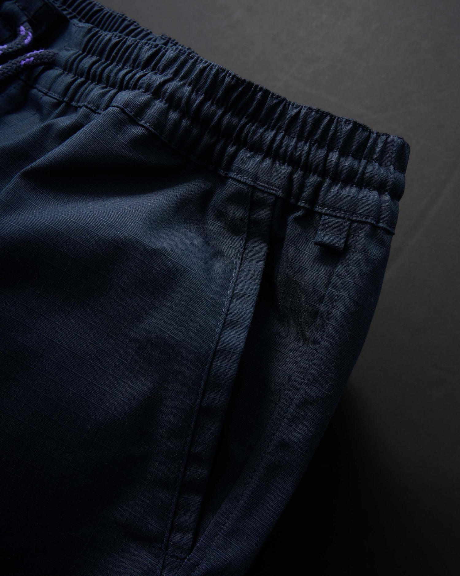 XU02506032_NAVY_10_1766439033